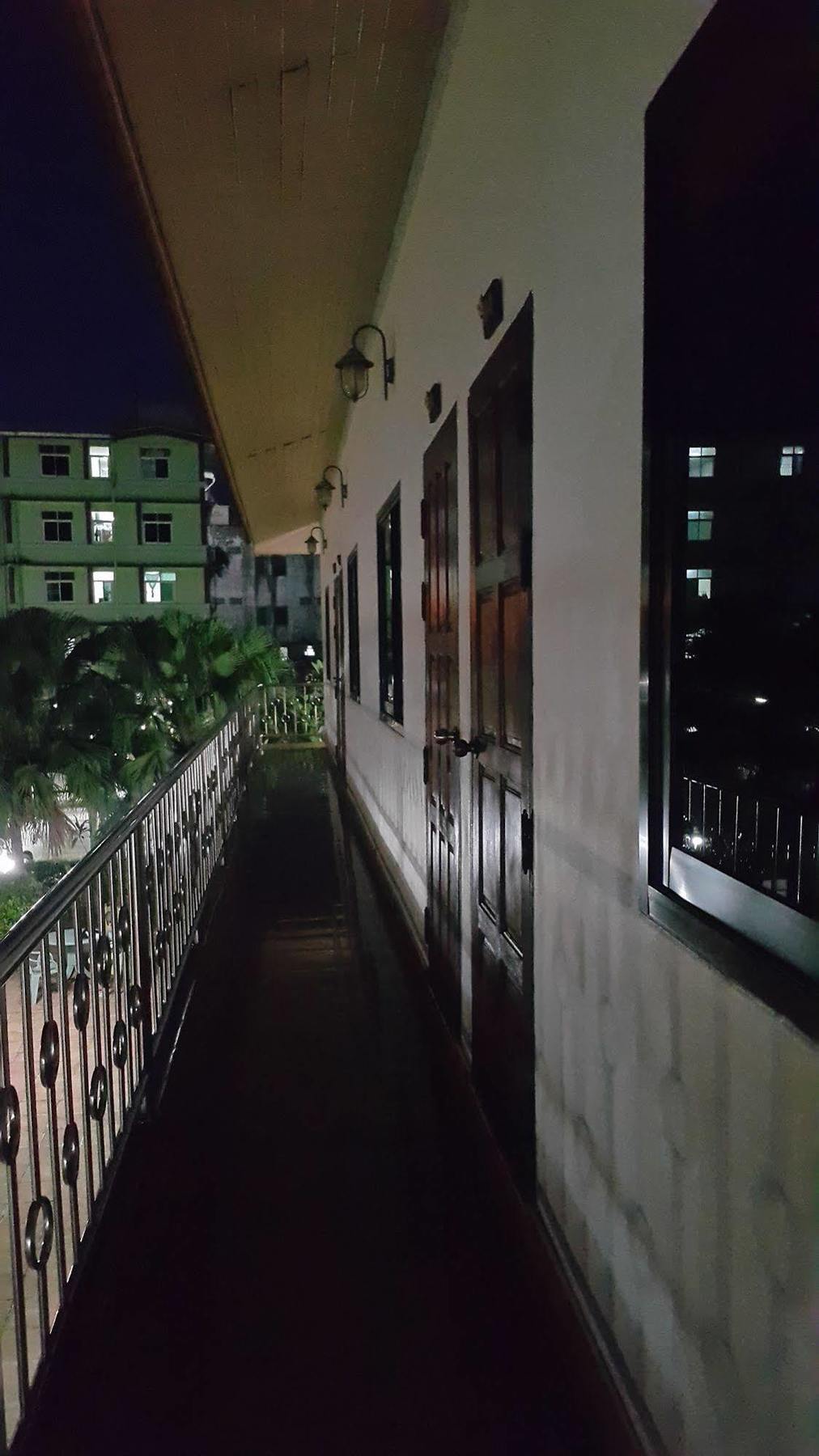 Hôtel Sadudee Mansion à Surat Thani Extérieur photo